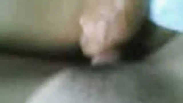 Porno kaydı Kontrol yaladı, parmaklı alır ve sıcak bir evde kimse yok sex BJ verir