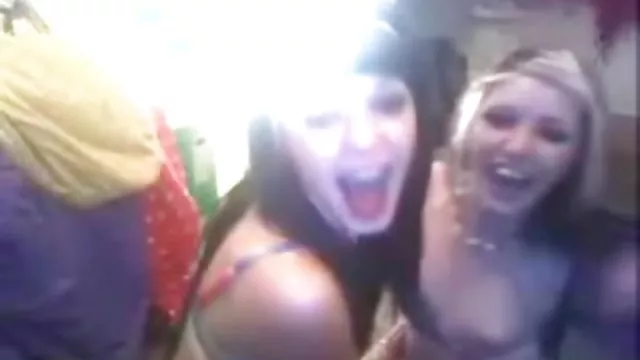 Porno kaydı Karısına sürpriz mature sex filmi BİRE gözleri