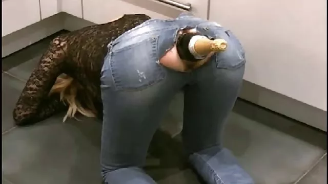 Porno kaydı Güzel sarışın anal ve yumruk, türkçe seks filmi izle büyük göt kabarcık