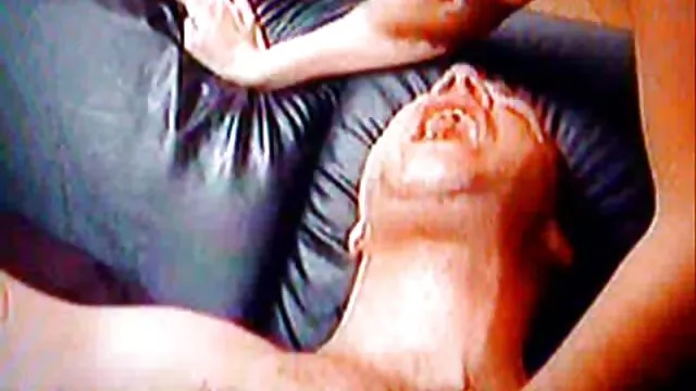 Porno kaydı Hannah siyah manken pornosu bağlı